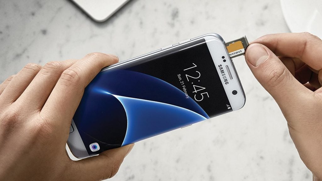 Samsung UFS İle MicroSD Kartları Beraber Kullanma İmkanı Sunuyor Samsung UFS İle MicroSD Kartları Beraber Kullanma İmkanı Sunuyor samsung galaxy s7 edge microsd card